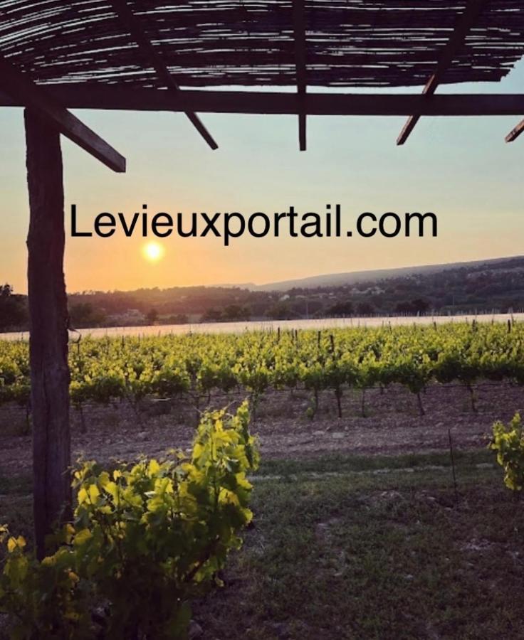 Le Vieux Portail Bed & Breakfast Saint-Saturnin-d'Apt Exterior foto