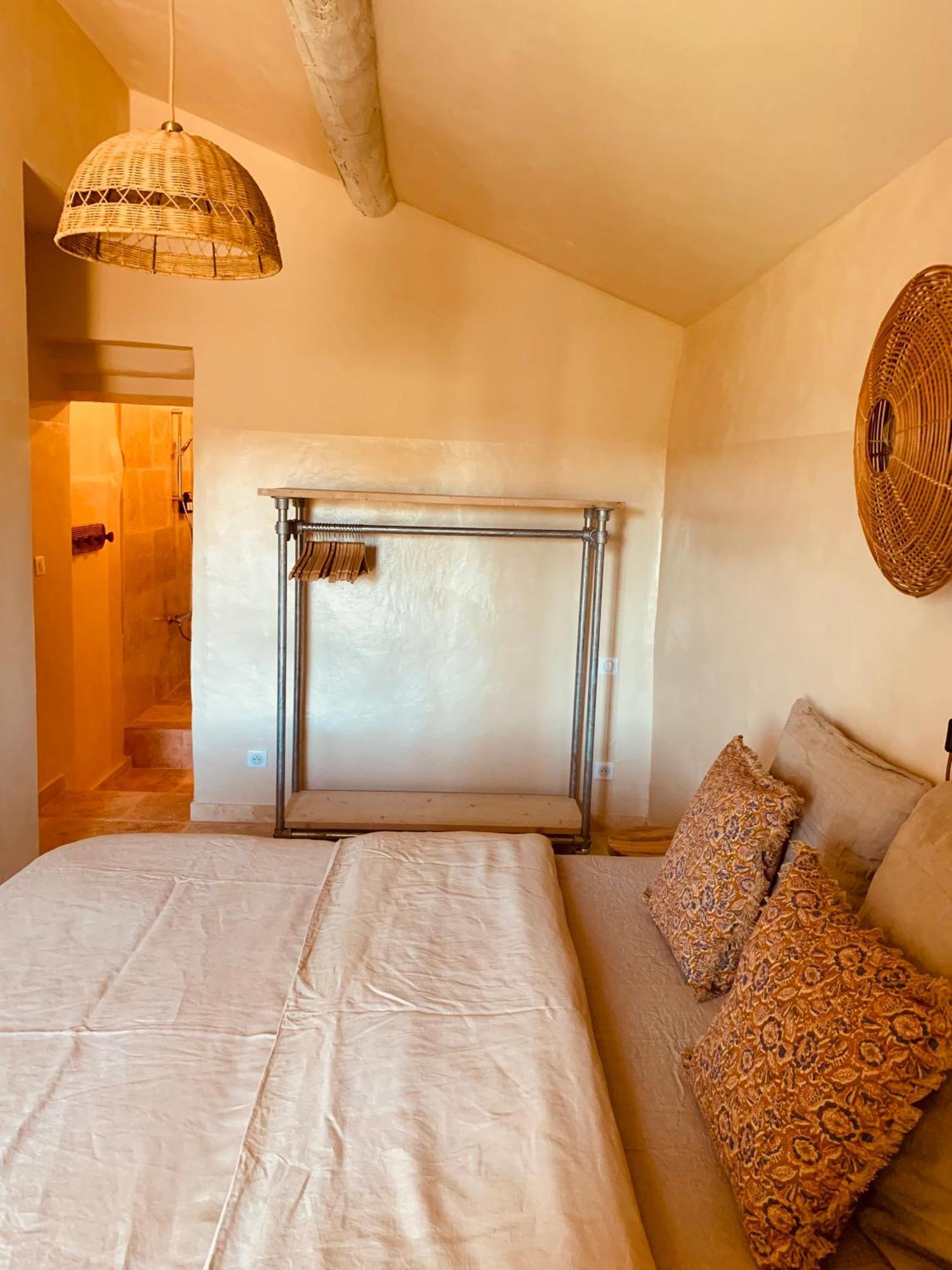 Le Vieux Portail Bed & Breakfast Saint-Saturnin-d'Apt Exterior foto