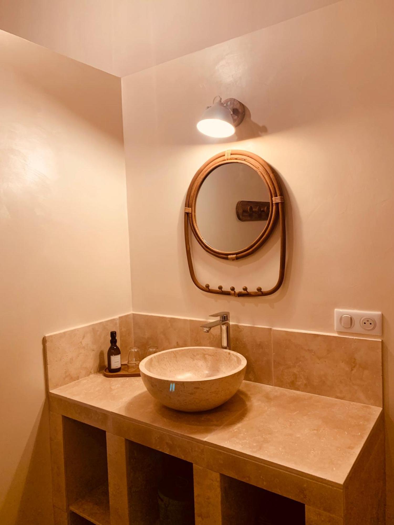 Le Vieux Portail Bed & Breakfast Saint-Saturnin-d'Apt Exterior foto