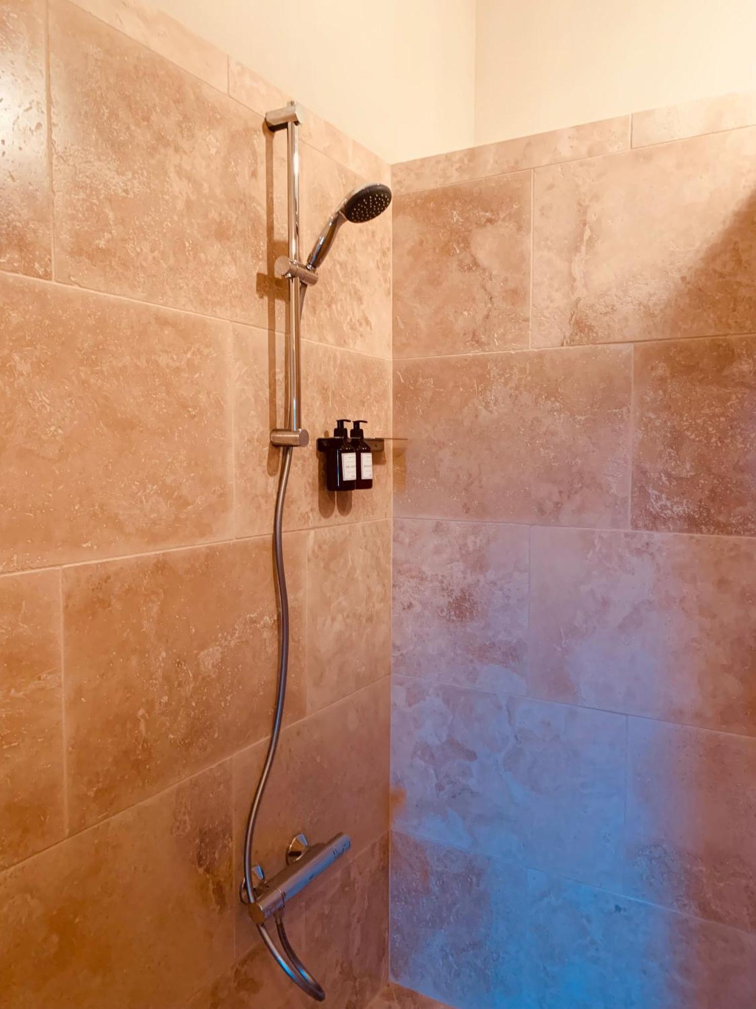 Le Vieux Portail Bed & Breakfast Saint-Saturnin-d'Apt Exterior foto