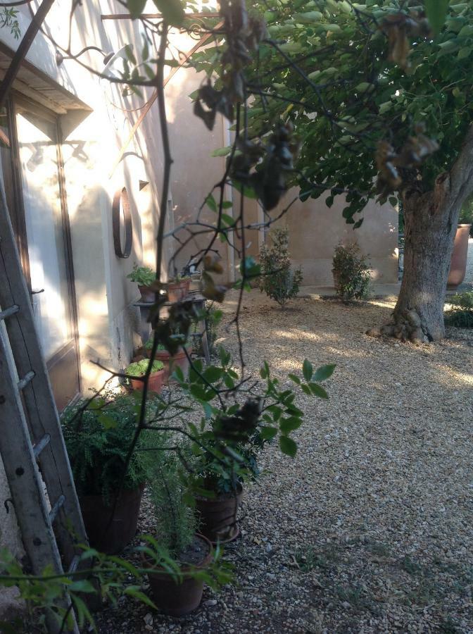 Le Vieux Portail Bed & Breakfast Saint-Saturnin-d'Apt Exterior foto